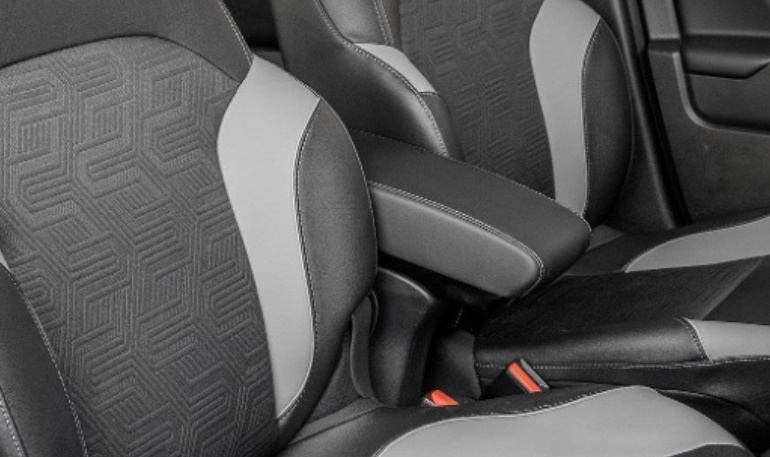 Как установить штатный подлокотник от Lada XRAY Cross в обычную версию кроссовера Как установить штатный подлокотник от Lada XRAY Cross в обычную версию кроссовера