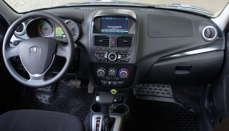 Установка центральной консоли Luxe от Lada Kalina на Lada Granta