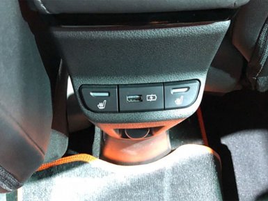 Как установить штатный подлокотник от Lada XRAY Cross в обычную версию кроссовера