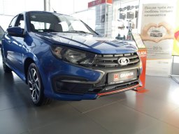 Первые живые фото Lada Granta Drive Active из дилерского центра LADA