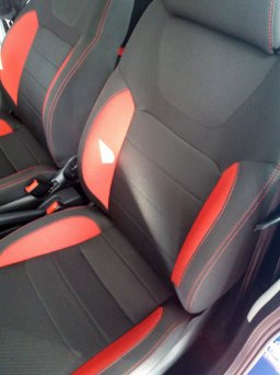 Первые живые фото Lada Granta Drive Active из дилерского центра LADA