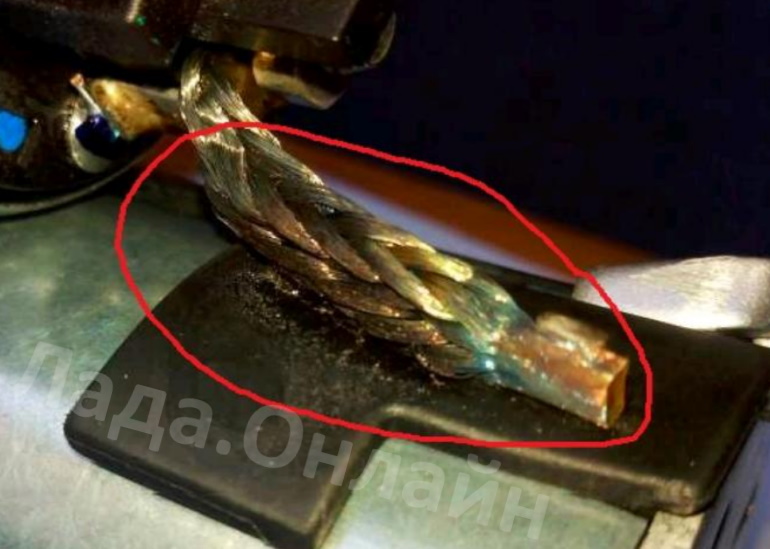 Цвета побежалости на питающем жгуте электродвигателя стартера