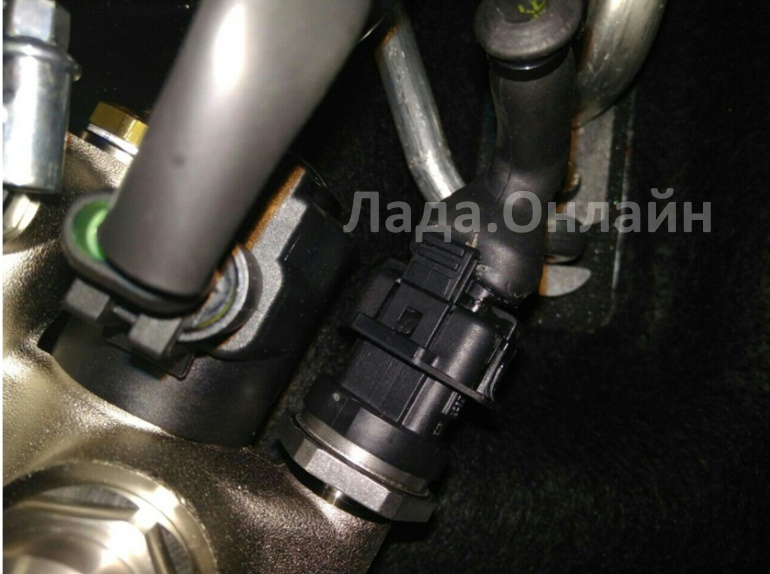 Рис.2. Колодка подключения к датчику давления газа