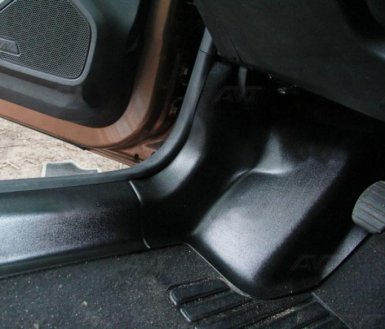 Накладка под левую ногу водителя