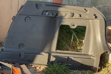 Снять боковины багажника Lada Vesta SW