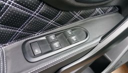 Перетяжка дверных вставок на Lada XRAY своими руками