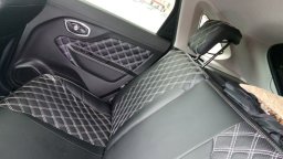 Перетяжка дверных вставок на Lada XRAY своими руками