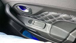 Перетяжка дверных вставок на Lada XRAY своими руками