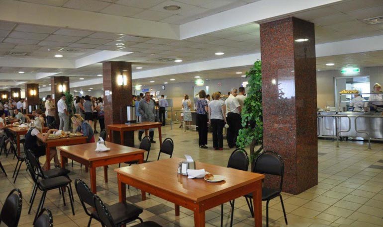 Как АВТОВАЗ рекламирует заводские столовые Как АВТОВАЗ рекламирует заводские столовые