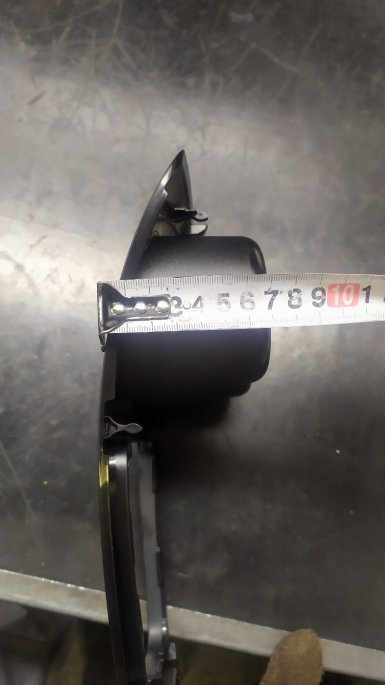 Более глубокие подстаканники Lada Vesta с вариатором