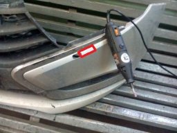 установка форсунок омывателя фар на Лада Веста