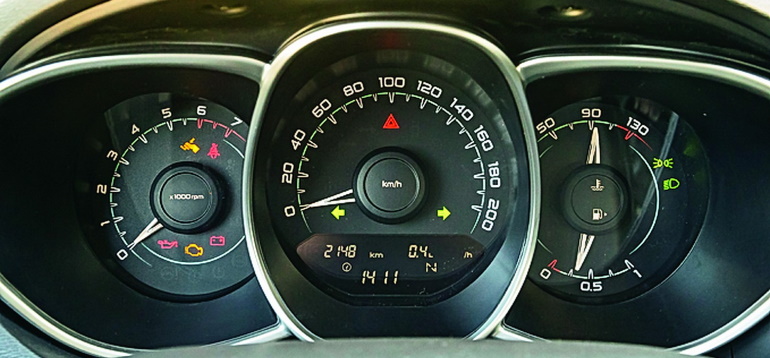 комбинации приборов Lada Vesta