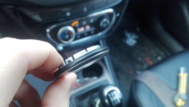 Установка накладных колец на блок управления климатом Lada Vesta и Lada XRAY