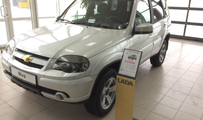 Chevrolet Niva начали продавать в дилерских центрах LADA