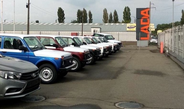 Украина пересаживается на автомобили LADA (фото)