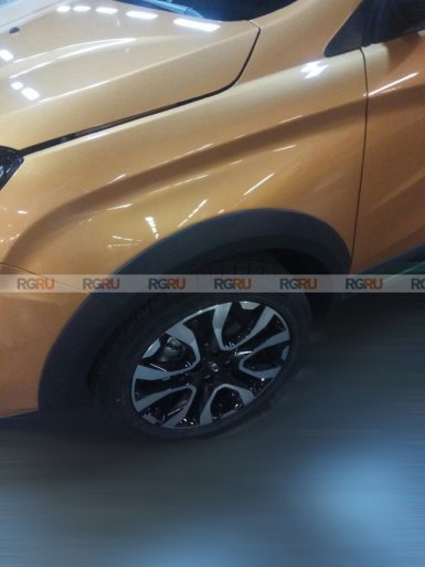 Первые шпионские фото новой Lada XRAY Instinct