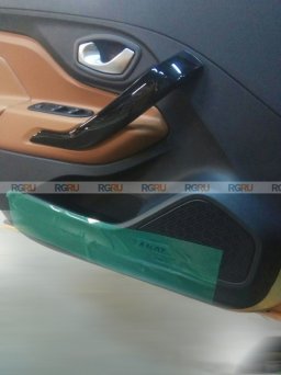 Первые шпионские фото новой Lada XRAY Instinct