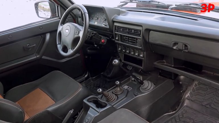 Шумоизоляция в старой Lada 4x4