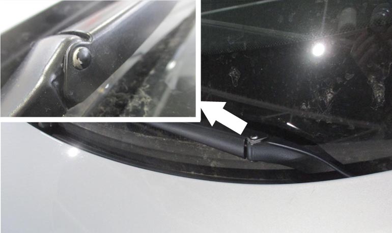 Облезла краска на рычаге стеклоочистителя, поменяют по гарантии? Облезла краска на рычаге стеклоочистителя, поменяют по гарантии?