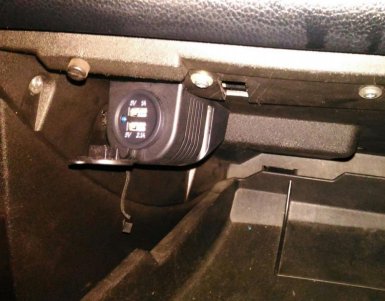 установка розетки USB в бардачке Niva Chevrolet