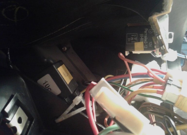 Расположение реле RL6 и RL7