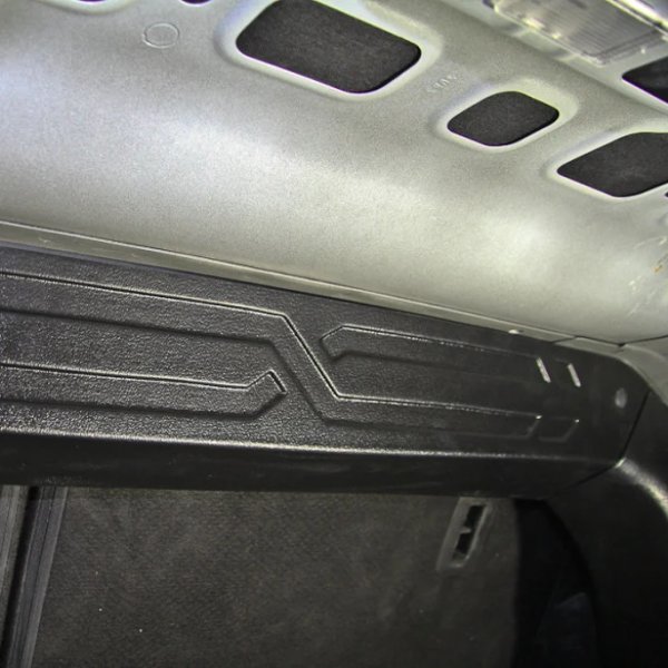 Накладка на верхнюю перегородку багажника седана Lada Vesta