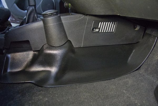 Накладки на ковролин центрального тоннеля для Lada Granta FL
