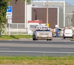 Первые живые фото Lada Largus FL