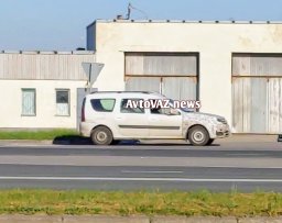 Первые живые фото Lada Largus FL