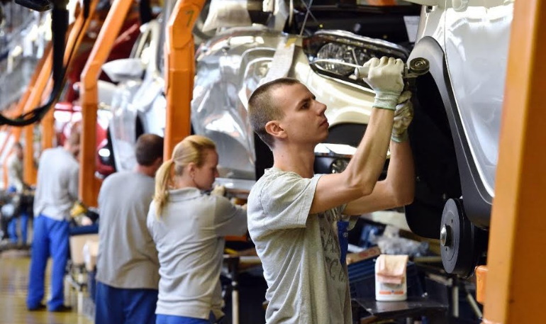 АВТОВАЗ отказался от выплаты премий за первое полугодие и индексации зарплат с 1 июля