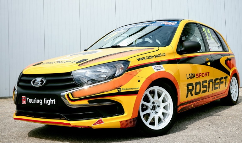 LADA Sport ROSNEFT представила гоночную Lada Granta «Туринг-Лайт»