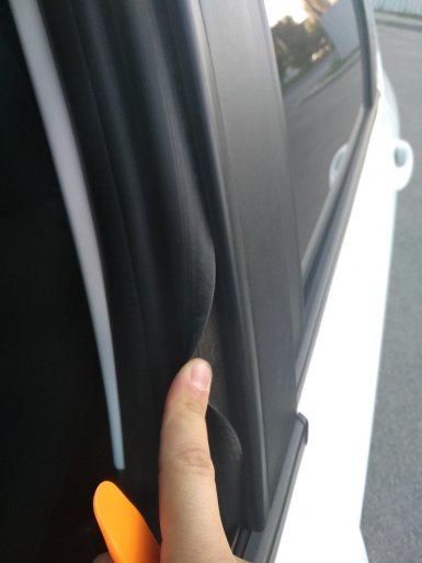 Как устранить дребезг боковых стекол на Lada Vesta