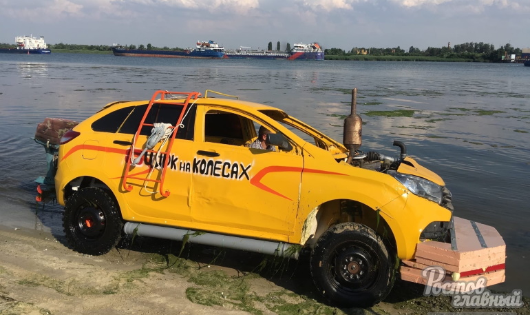 Из LADA XRAY сделали автомобиль-амфибию