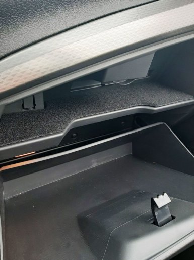 ворсовый коврик бардачка гранта