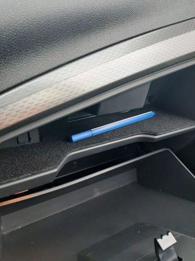 ворсовый коврик бардачка гранта