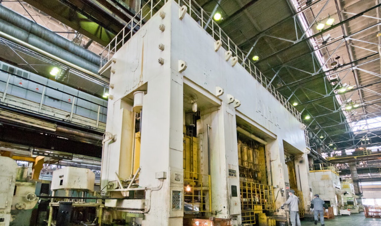 АВТОВАЗ рассказал про японский пресс, установленный на заводе АВТОВАЗ рассказал про японский пресс, установленный на заводе