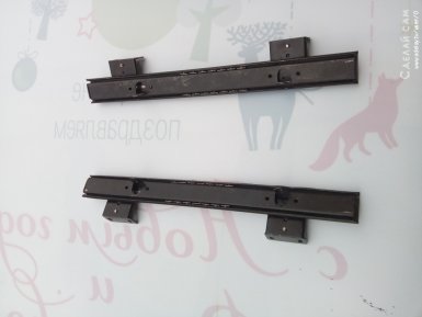 раскладной походный стол из панелей багажника автомобиля