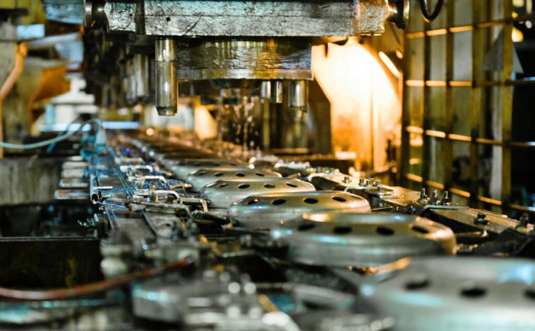 АВТОВАЗ рассказал про японский пресс, установленный на заводе