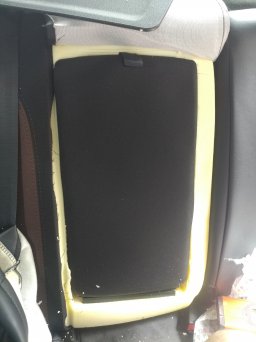 Как установить подлокотник заднего ряда сидений на Lada Vesta