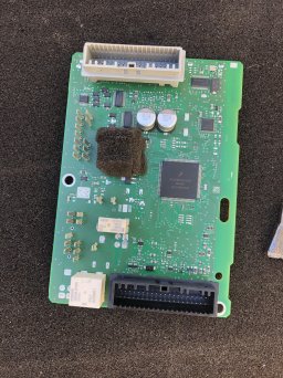 шумоизоляция дополнительного блока кузовной электроники (EMM)