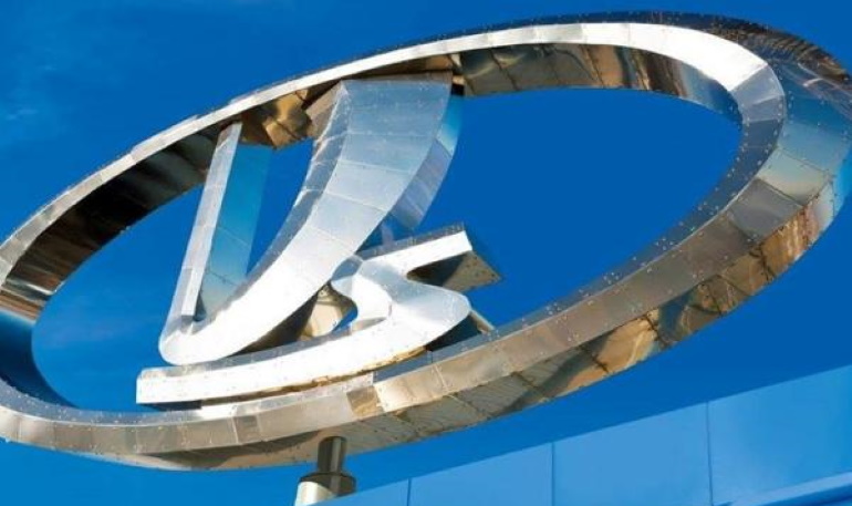 Как Ладью устанавливали на крышу главного здания АВТОВАЗа Как Ладью устанавливали на крышу главного здания АВТОВАЗа