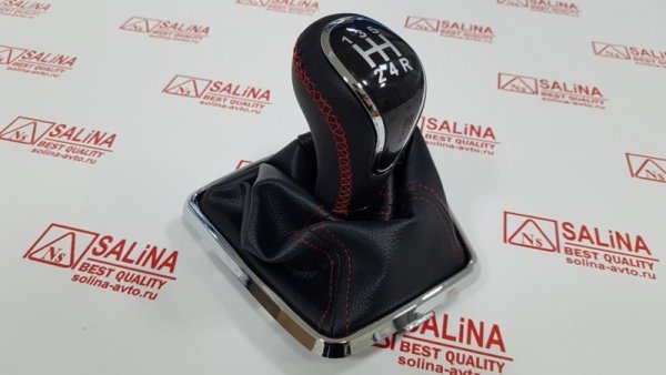 Ручка КПП с пыльником, хромированной рамкой и прострочкой на Lada Vesta