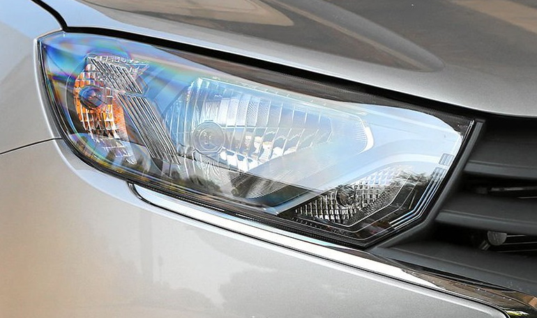 Завод доработал передние фары Lada Granta FL