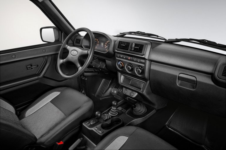 АВТОВАЗ объявил старт продаж обновленных бортовых платформ и фургонов на базе LADA 4x4