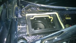 Наклеить на кузов виброизолятор