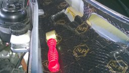 Наклеить на кузов виброизолятор