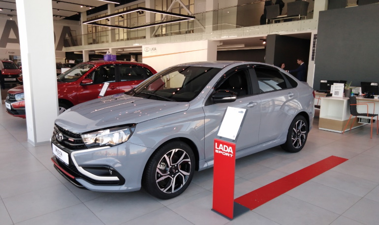 На один дилерский центр LADA выделяют четыре Lada Vesta Sport на год