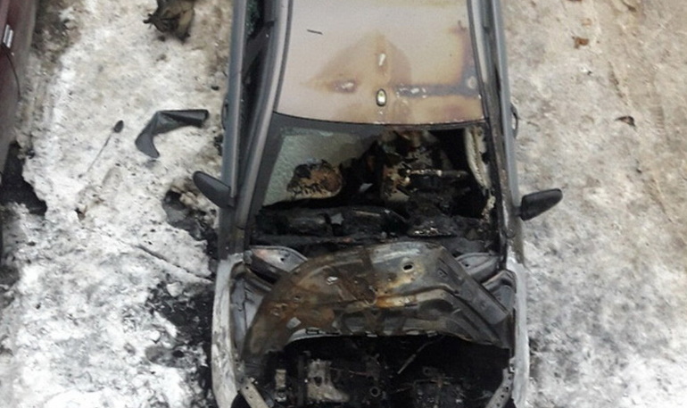 Владелец сгоревшей Lada Vesta отсудил 1,1 млн. рублей