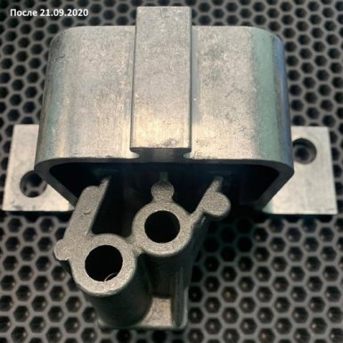 правая опора двигателя Весты нового образца