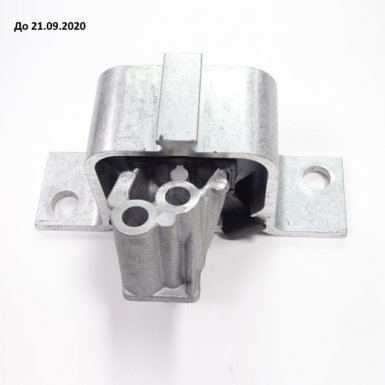 правая опора двигателя Весты старого образца